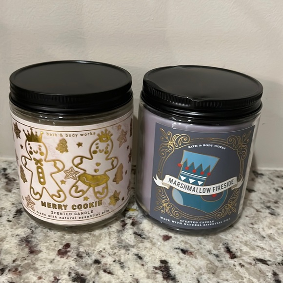 Bundle of two new bath and body works candle - Picture 1 of 7